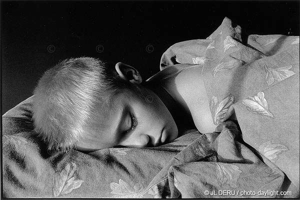 enfant endormi - asleep child